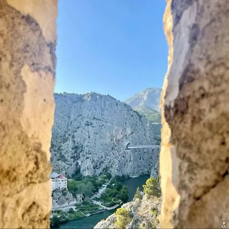 Morska Postelja - Sea Bed * Omiš