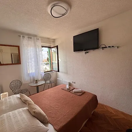Morska Postelja - Sea Bed Daire Omiš