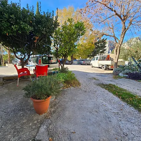 Morska Postelja - Sea Bed Omis